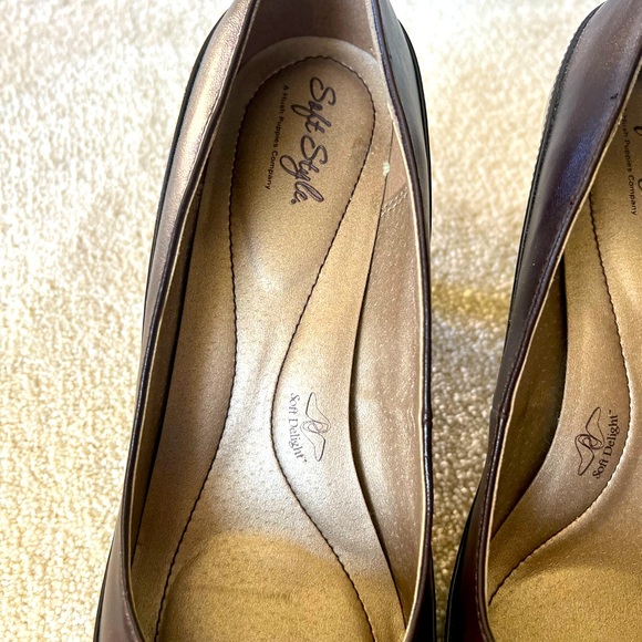 Brown Pattan leather pumps with a 2 inch heel - Picture 3 of 5